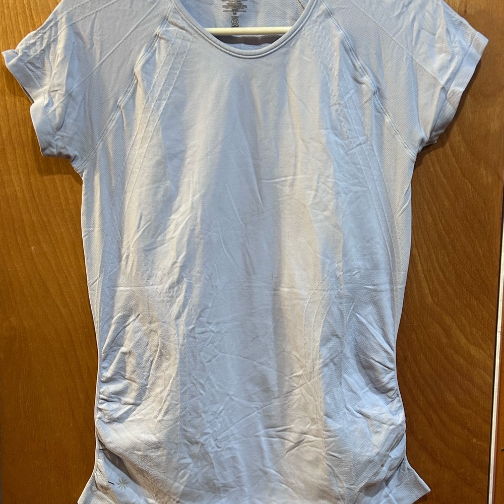 Athleta pale purple short sleeve activewear tee